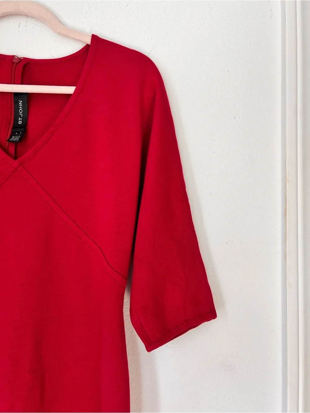 St. John Red Knit V-Neck Dress Women’s Size 4 Wool Blend Business Office Dress - Picture 3 of 8